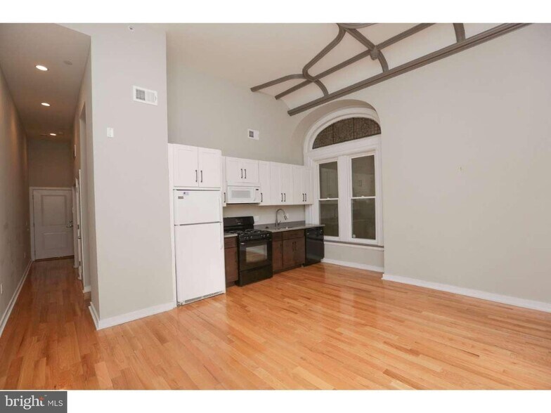 Building Photo - 2006 Walnut St