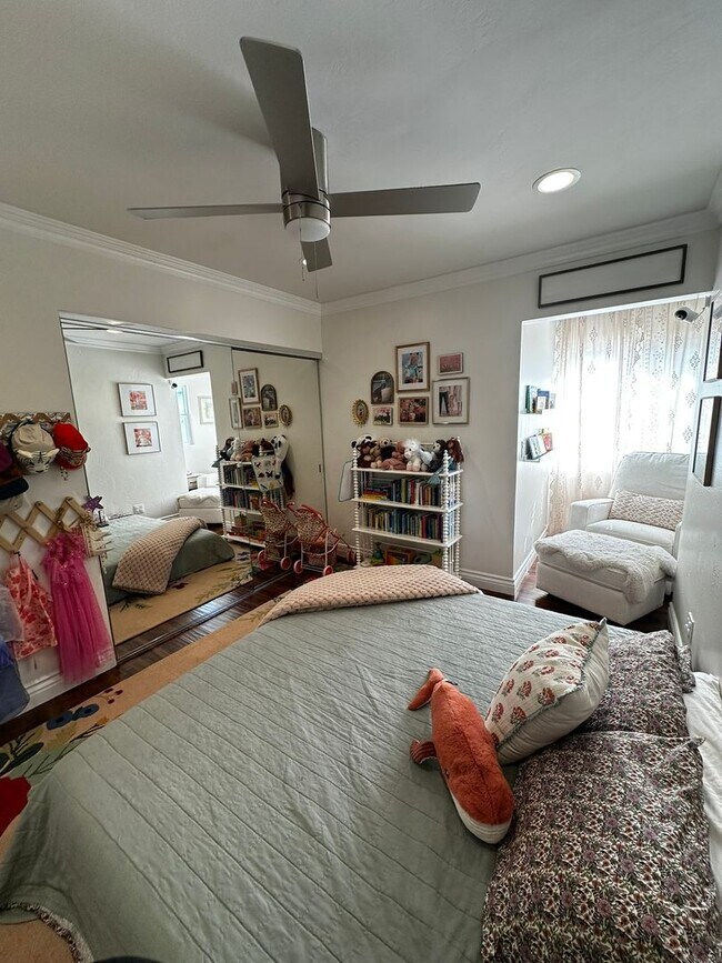 Building Photo - Gorgeous 3-Bedroom 2 bath Home with Pool A...