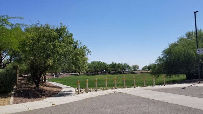 Building Photo - Perfect Entertainer's Dream Home in Anthem