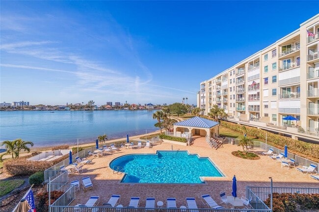 Building Photo - 7902 Sailboat Key Blvd S