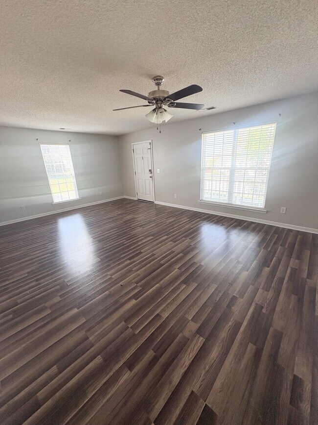 Building Photo - 159 Savannah Hills Dr