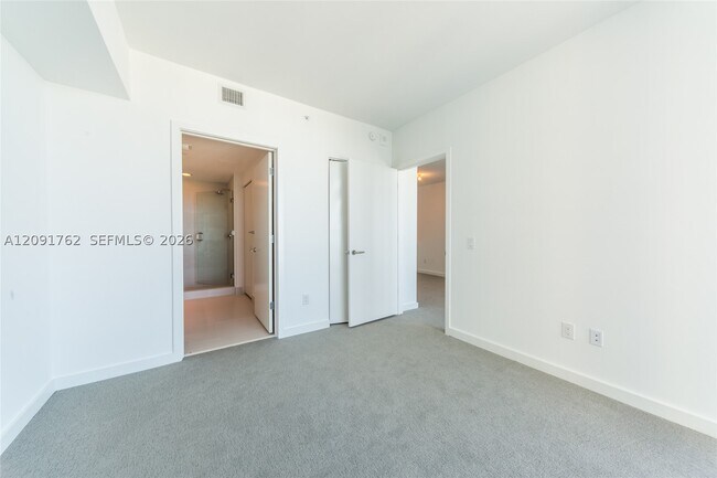 Building Photo - 501 NE 31st St