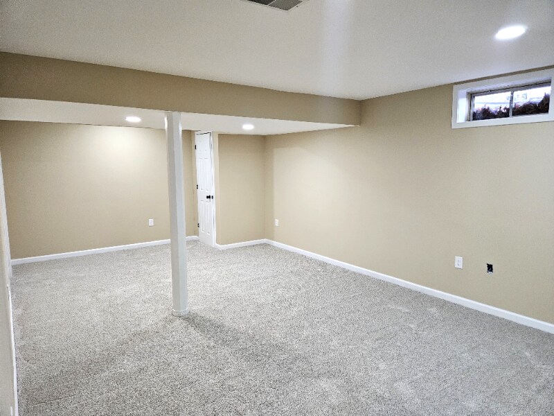 Building Photo - 10279 Rosewood Ct