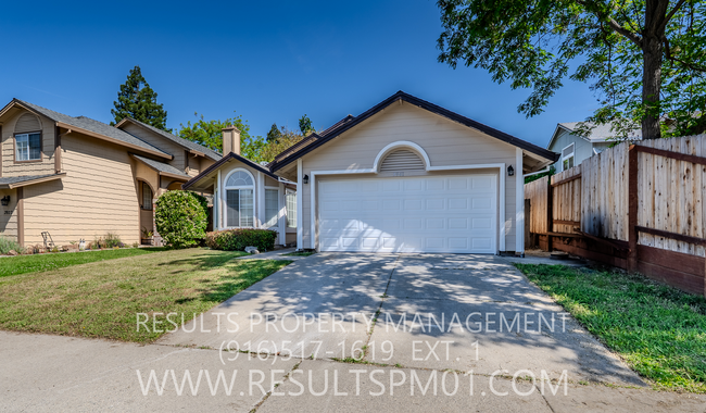 Building Photo - Beautiful Antelope Home - Available Now!