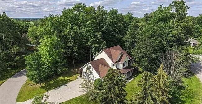 Building Photo - 1556 Shagbark St