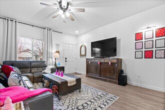 Building Photo - 3962 N McKinley Pk Ave