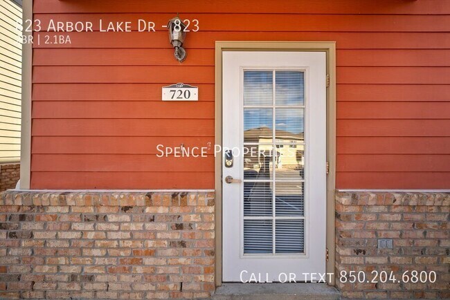 Building Photo - 823 Arbor Lake Dr