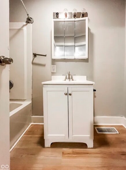 Building Photo - 102 Meridian St