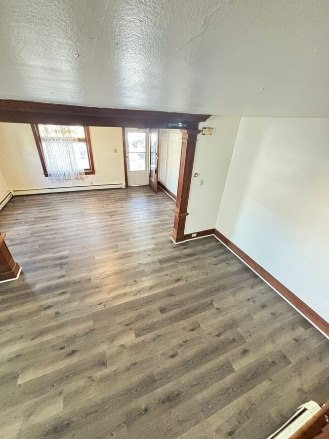 Building Photo - Charming Craftsman-Style Split Home – 3 Bedrooms, 1 Bath