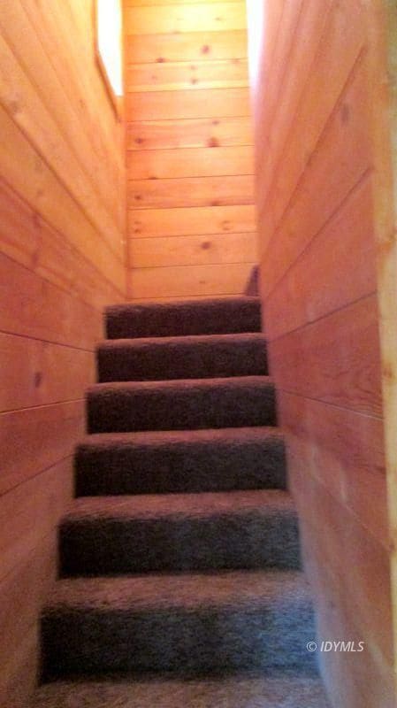 Building Photo - 2 story 1 bedroom apartment.