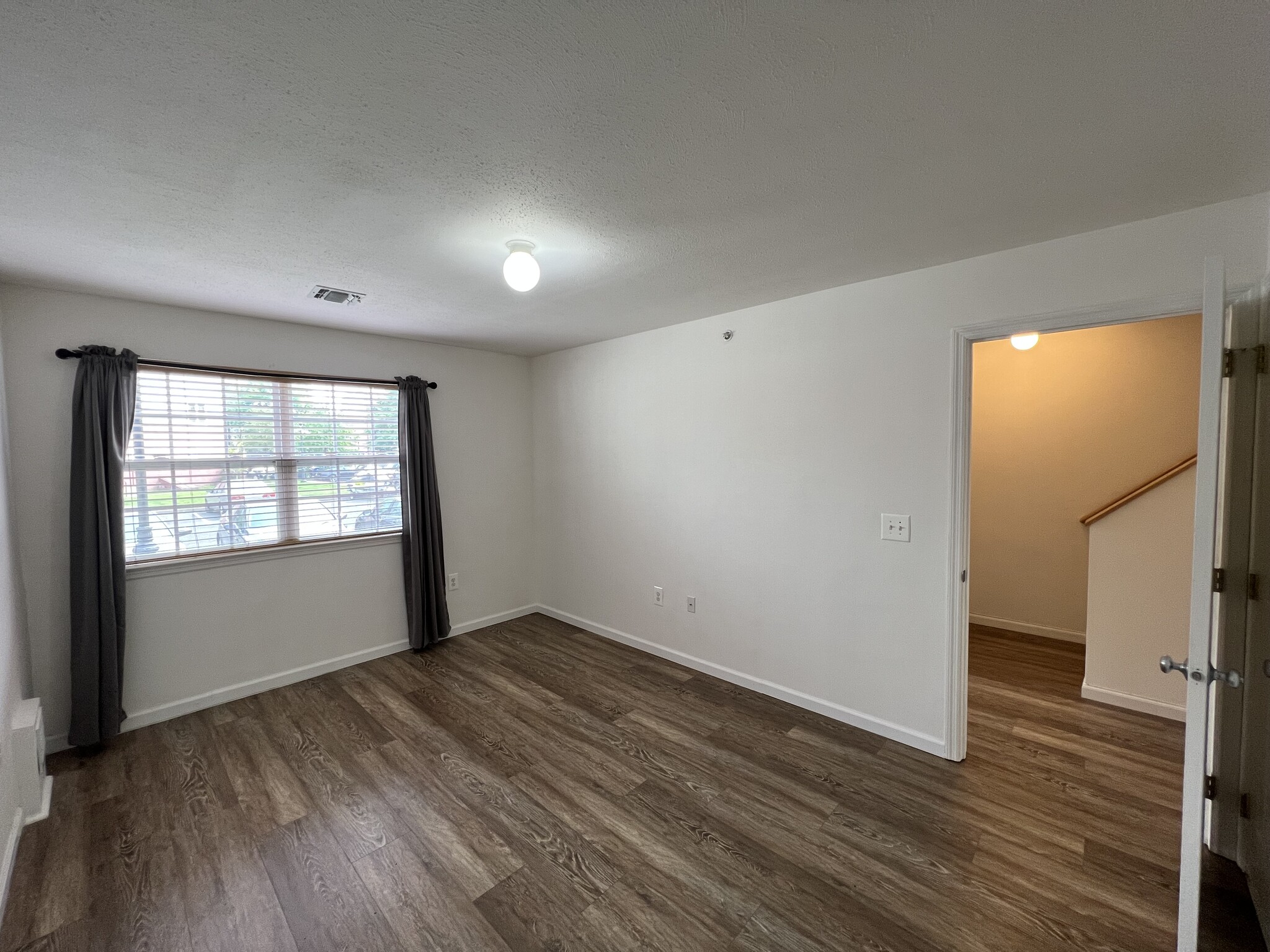 Building Photo - 143 Admiral Ln