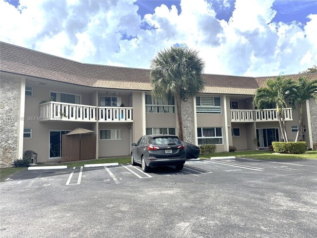Building Photo - 7450 Miami Lakes Dr