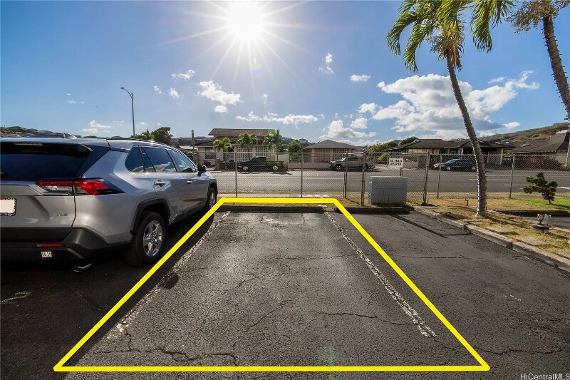 Building Photo - 975 Ala Lilikoi St