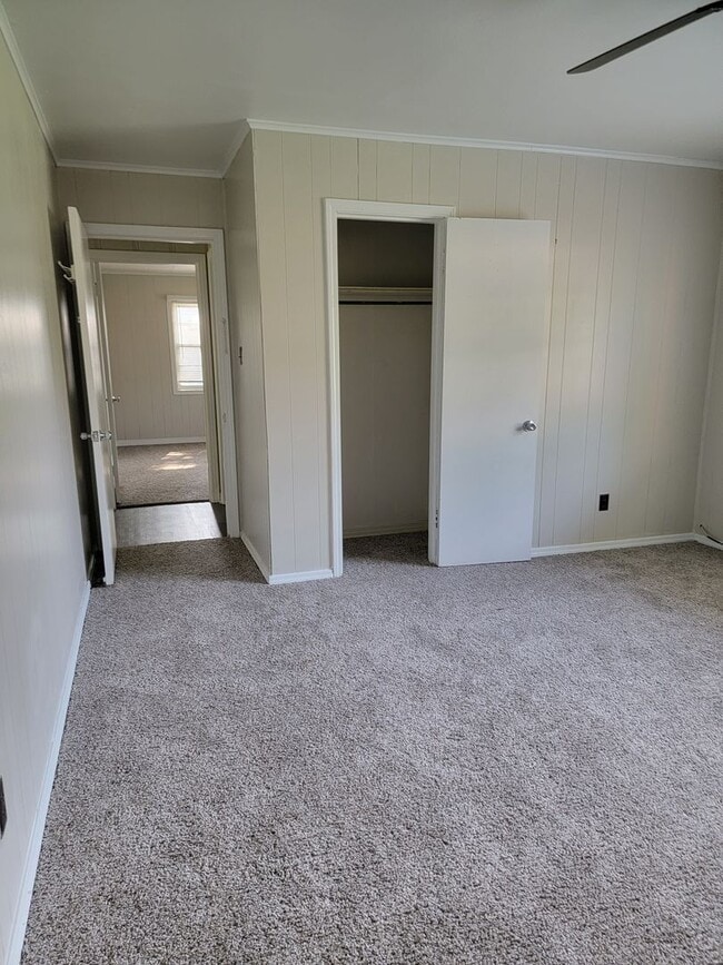 Building Photo - $500 Off 1st Month Special
