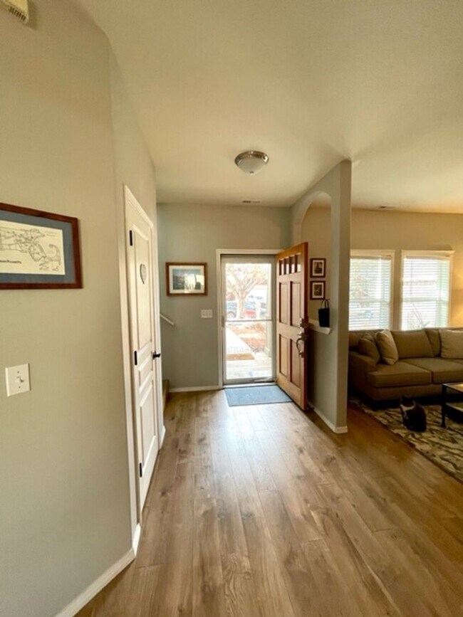 Building Photo - Beautiful 4 bedroom NW Bend Home!