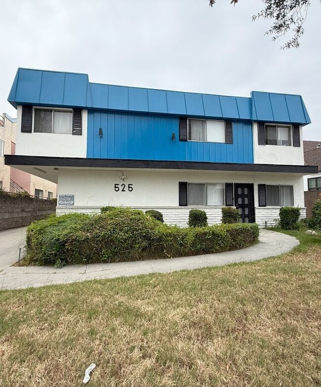 Building Photo - 525 Fischer St