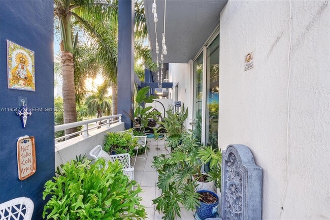 Building Photo - 275 NE 18th St