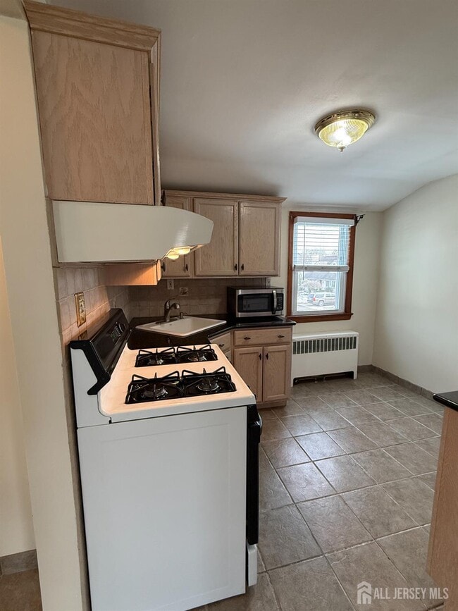 Building Photo - 20 Broadway