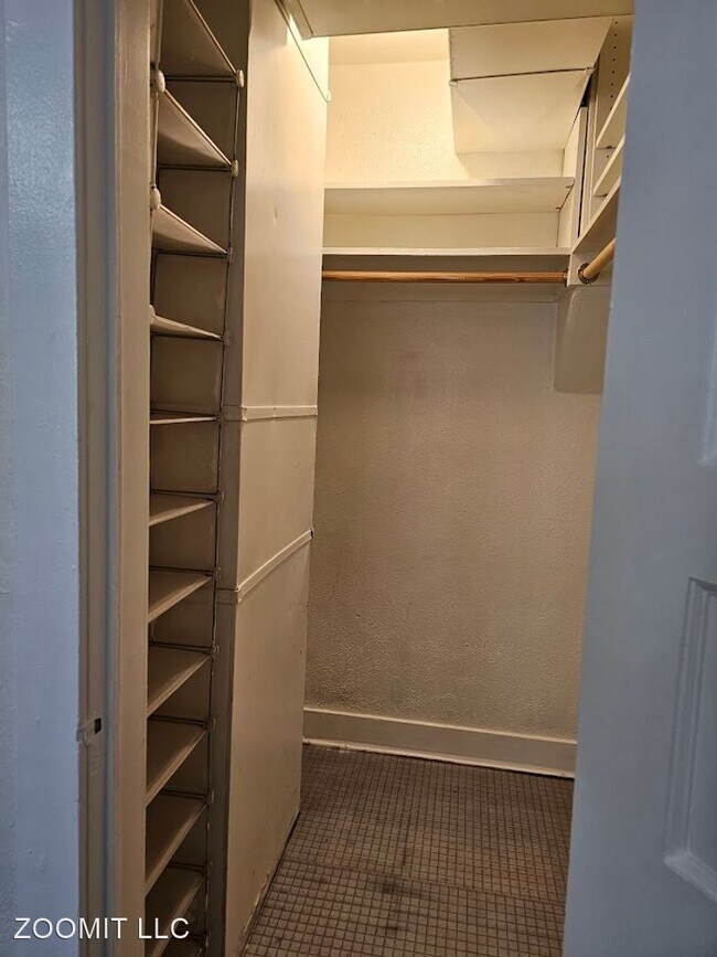 Building Photo - 2 br, 2 bath House - 1029 E Meadowbrook Ave