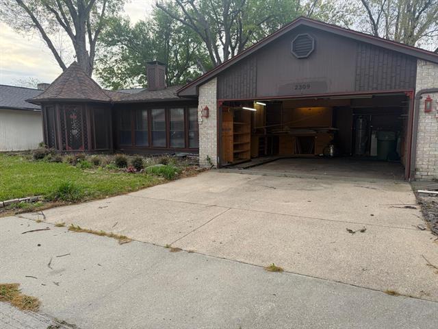 Building Photo - 2309 Richwood Dr