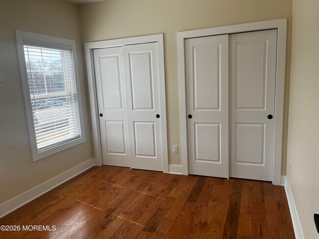 Building Photo - 2419 Bridge Ave