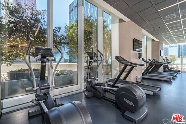 Building Photo - 889 Francisco St