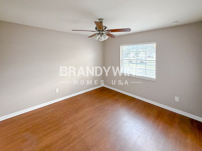 Building Photo - 215 Shore Rd