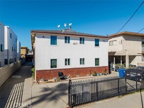 Building Photo - 1217 N Kingsley Dr