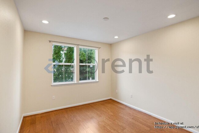 Building Photo - 49002 Cinnamon Fern Common