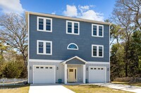 Building Photo - 310 Lord Berkley Dr