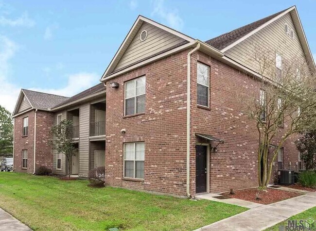 Building Photo - 7300 Burbank Dr