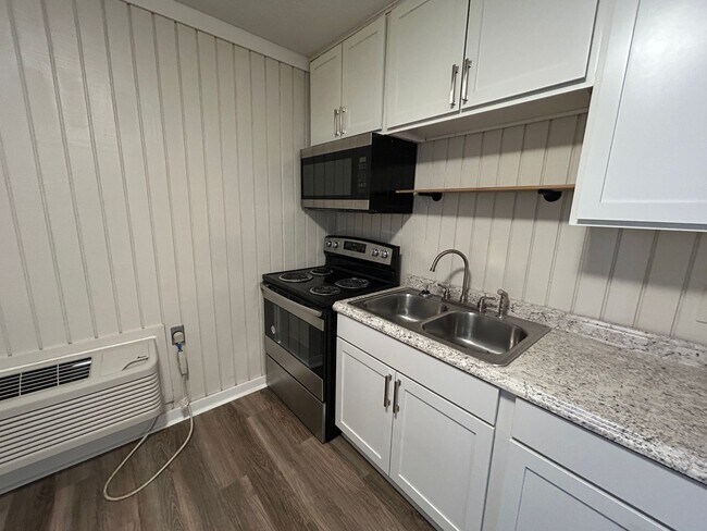 Building Photo - 229 N Church Ave