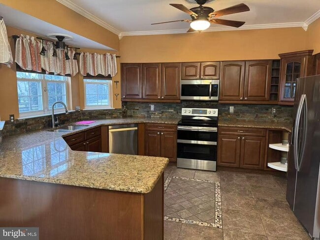 Building Photo - 15 Moonlight Ct