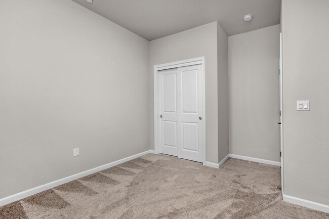 Building Photo - Wood Ranch Duplex 519