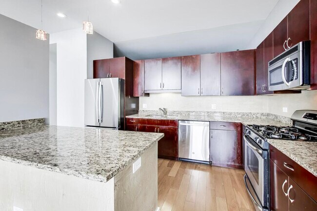 Building Photo - 65 E Monroe St