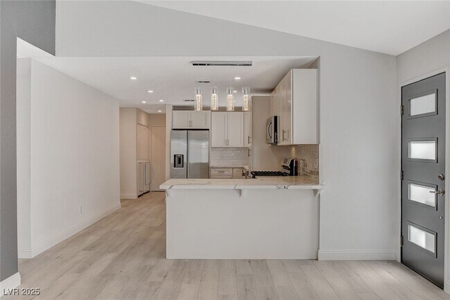 Building Photo - 4683 Calderwood St