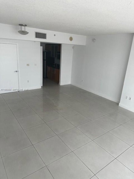 Building Photo - 1750 N Bayshore Dr