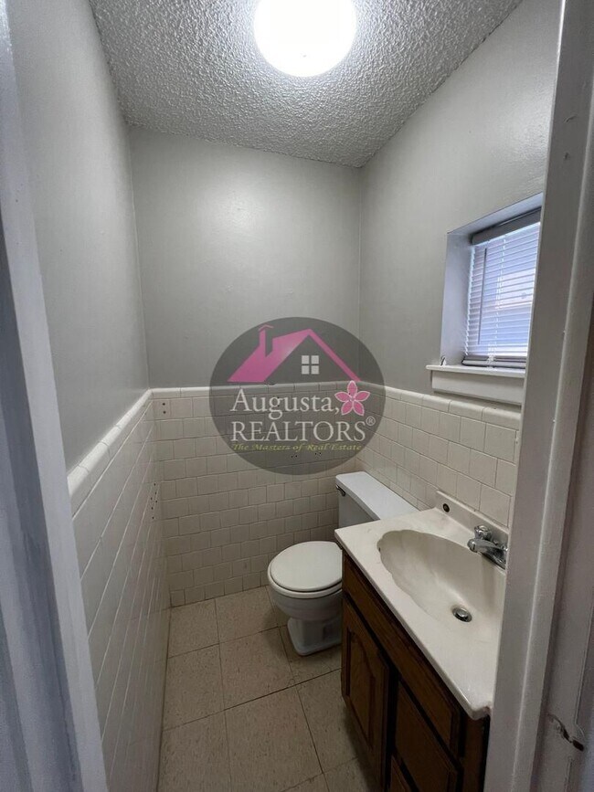Building Photo - Charming 3 Bedroom 2 Bath Home in Abilene