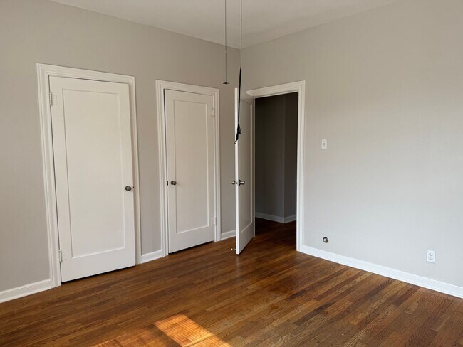 Building Photo - Harding Place