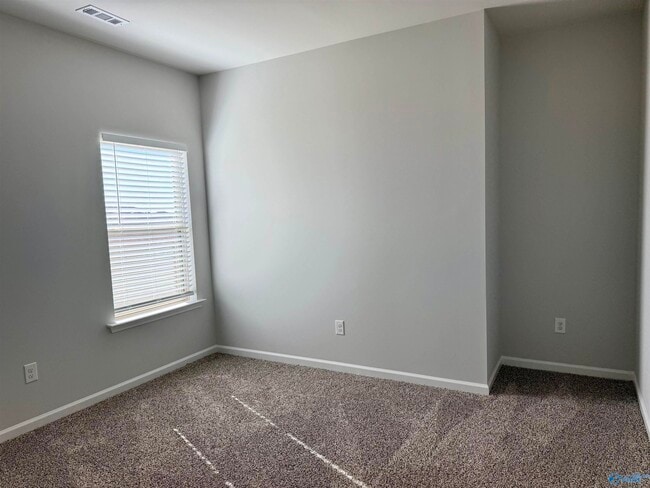 Building Photo - 160 High Leaf Dr