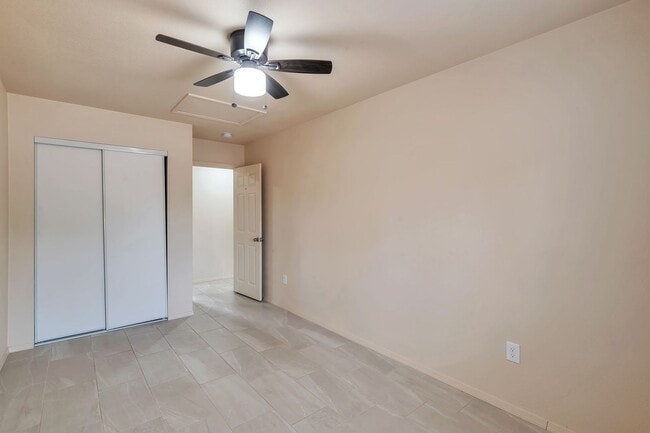 Building Photo - Spacious 6-Bedroom, 4-Bath Pool Home Near ASU Campus