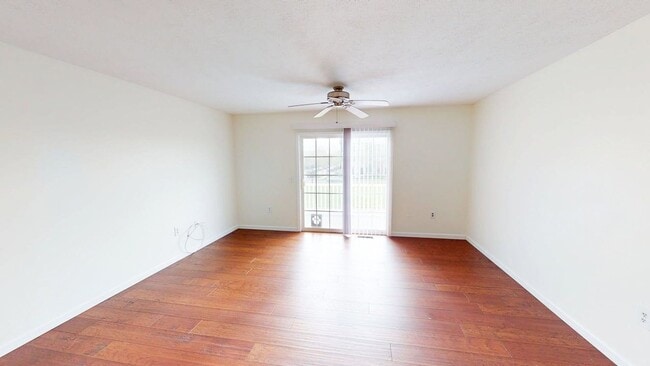 Building Photo - 5288 Royal Arch Cascade Dr