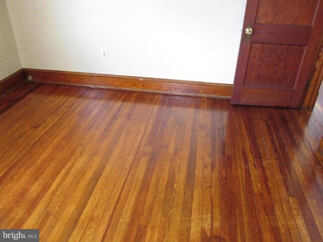 Building Photo - 5635 Oregon Ave