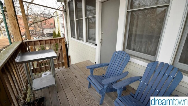 Building Photo - 2524 W Palmer St