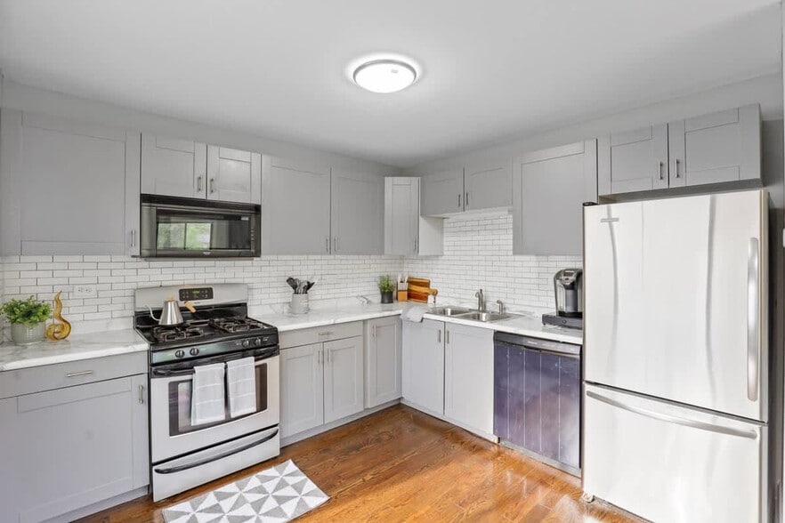 Building Photo - 327 Musial Cir