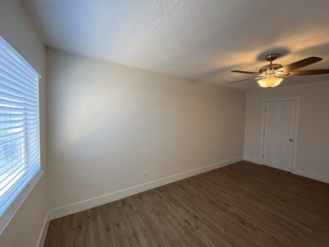 Building Photo - 1304 Rexford Pl