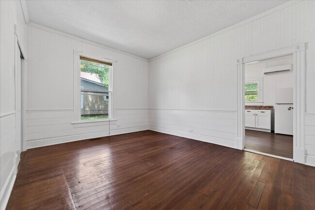 Building Photo - 132 S McPherson St