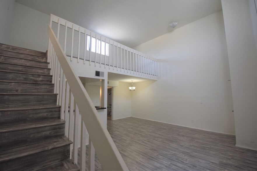Building Photo - 6401 Riverton Ave
