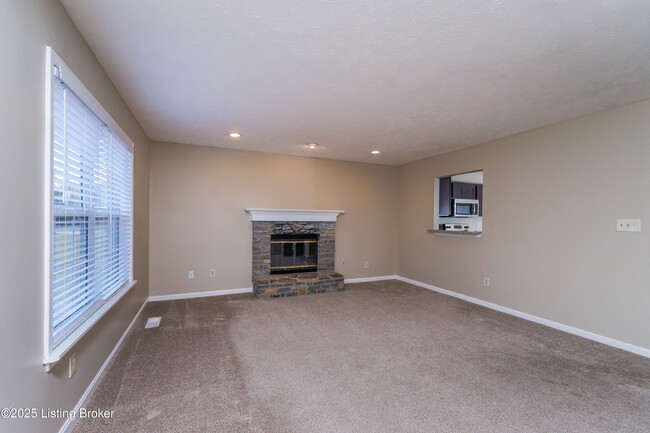 Building Photo - 4623 Wooded Oak Cir