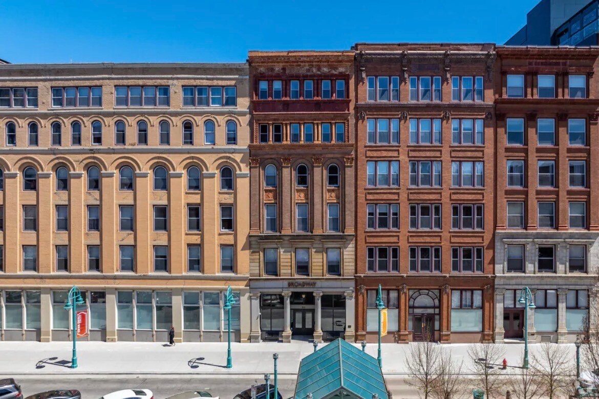 Building Photo - 234 N Broadway